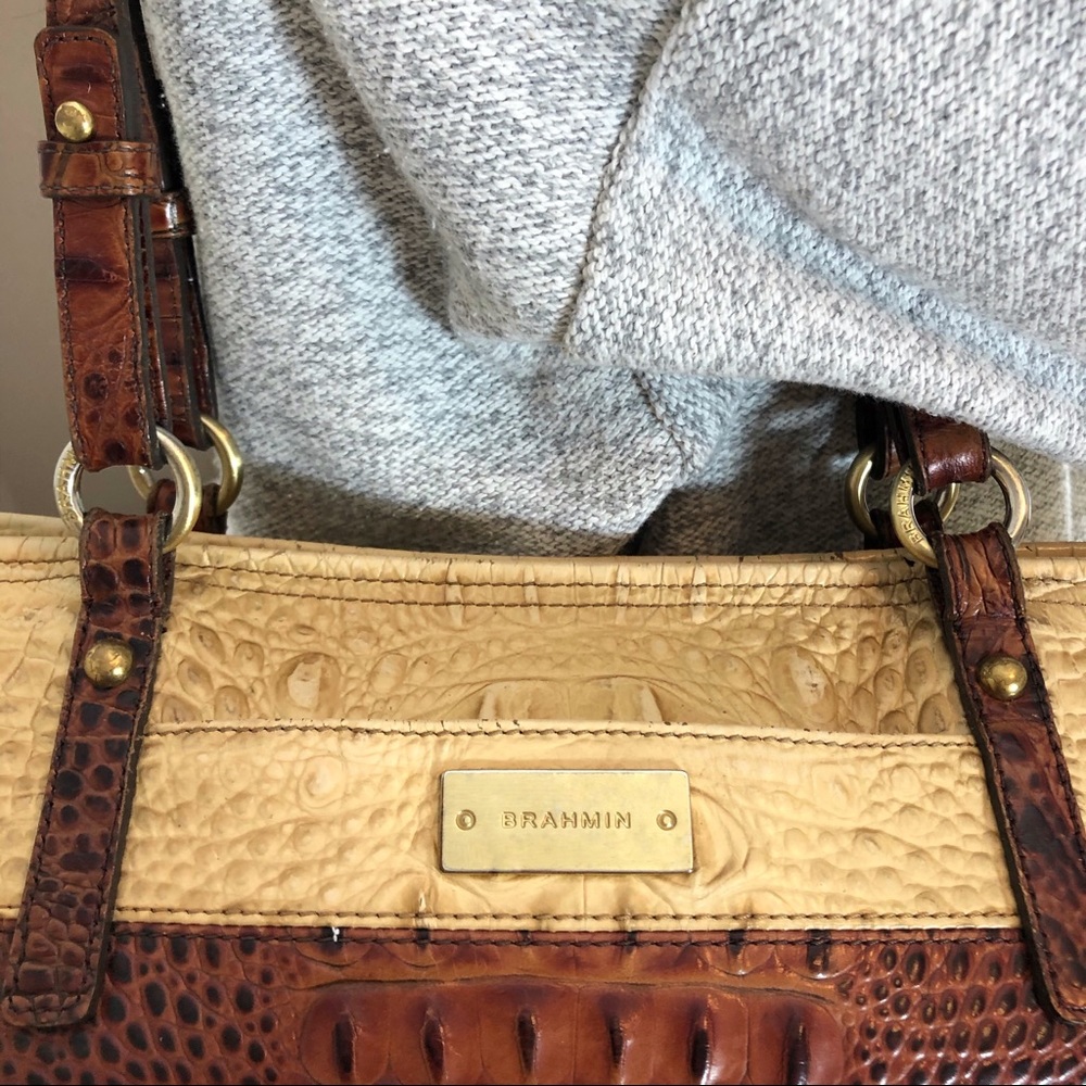 Authentic Brahmin LARGE Mocha Croc Shoulder Bag - Picture 4 of 5